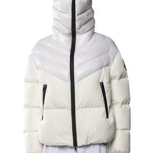 Moncler Guenioc Down Jacket White With Hood